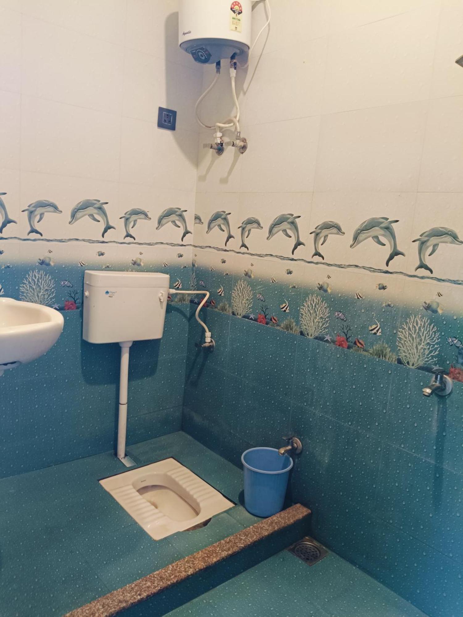 Jai Hanuman Guest House Palsana  Ngoại thất bức ảnh