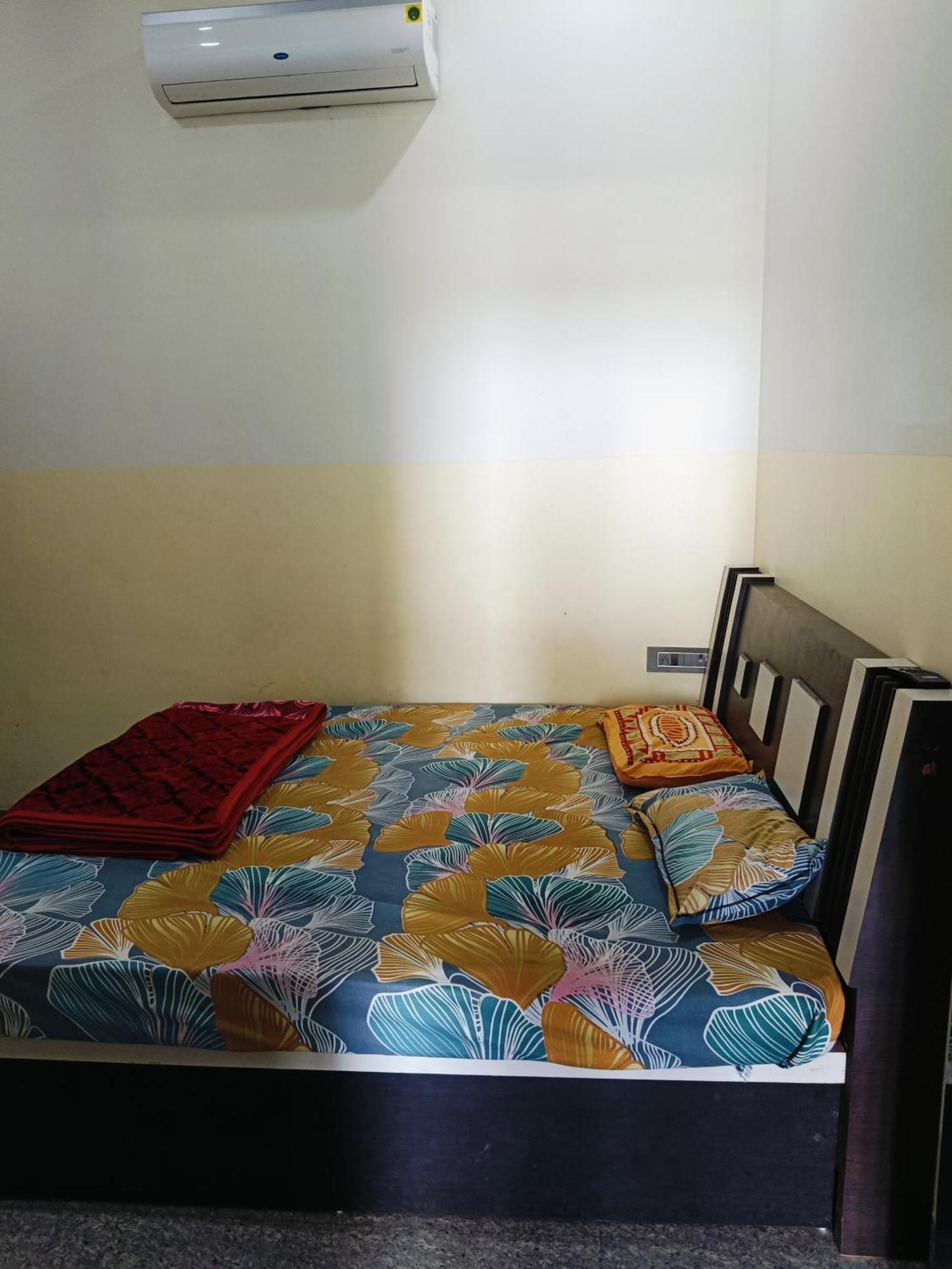 Jai Hanuman Guest House Palsana  Ngoại thất bức ảnh