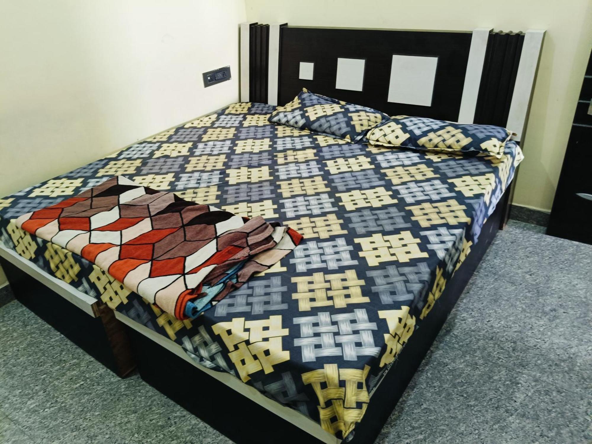 Jai Hanuman Guest House Palsana  Ngoại thất bức ảnh