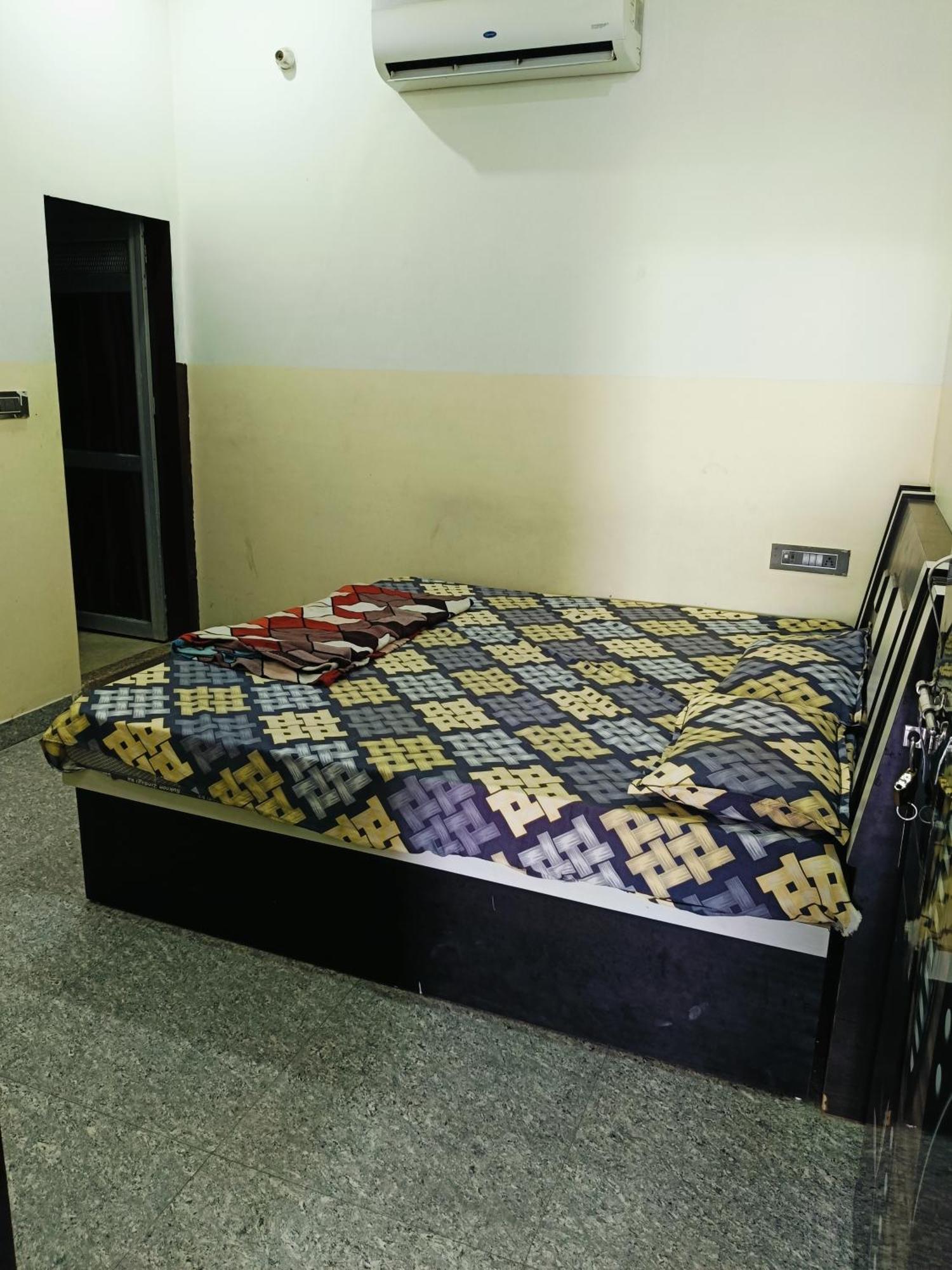 Jai Hanuman Guest House Palsana  Ngoại thất bức ảnh