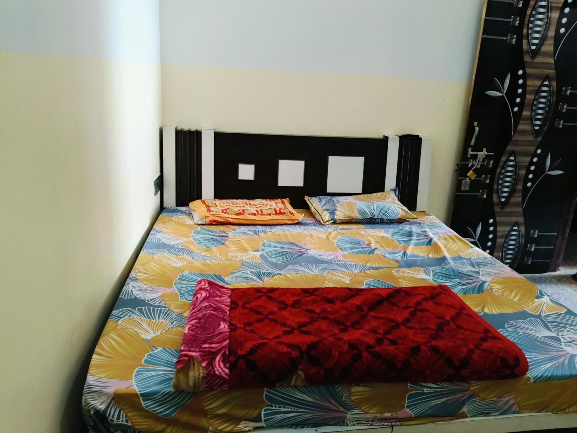 Jai Hanuman Guest House Palsana  Ngoại thất bức ảnh